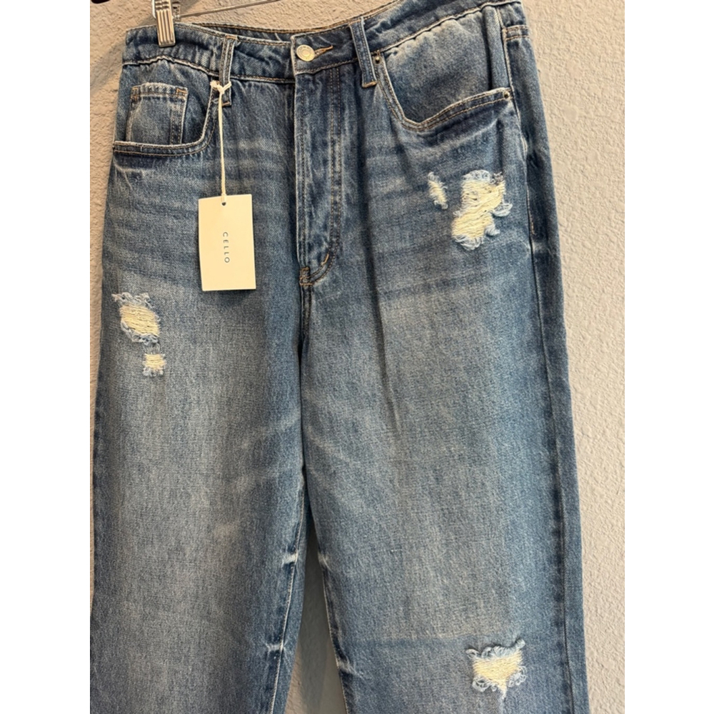 Women's Cello High Rise Boyfriend Jeans NWT - Picture 3 of 9